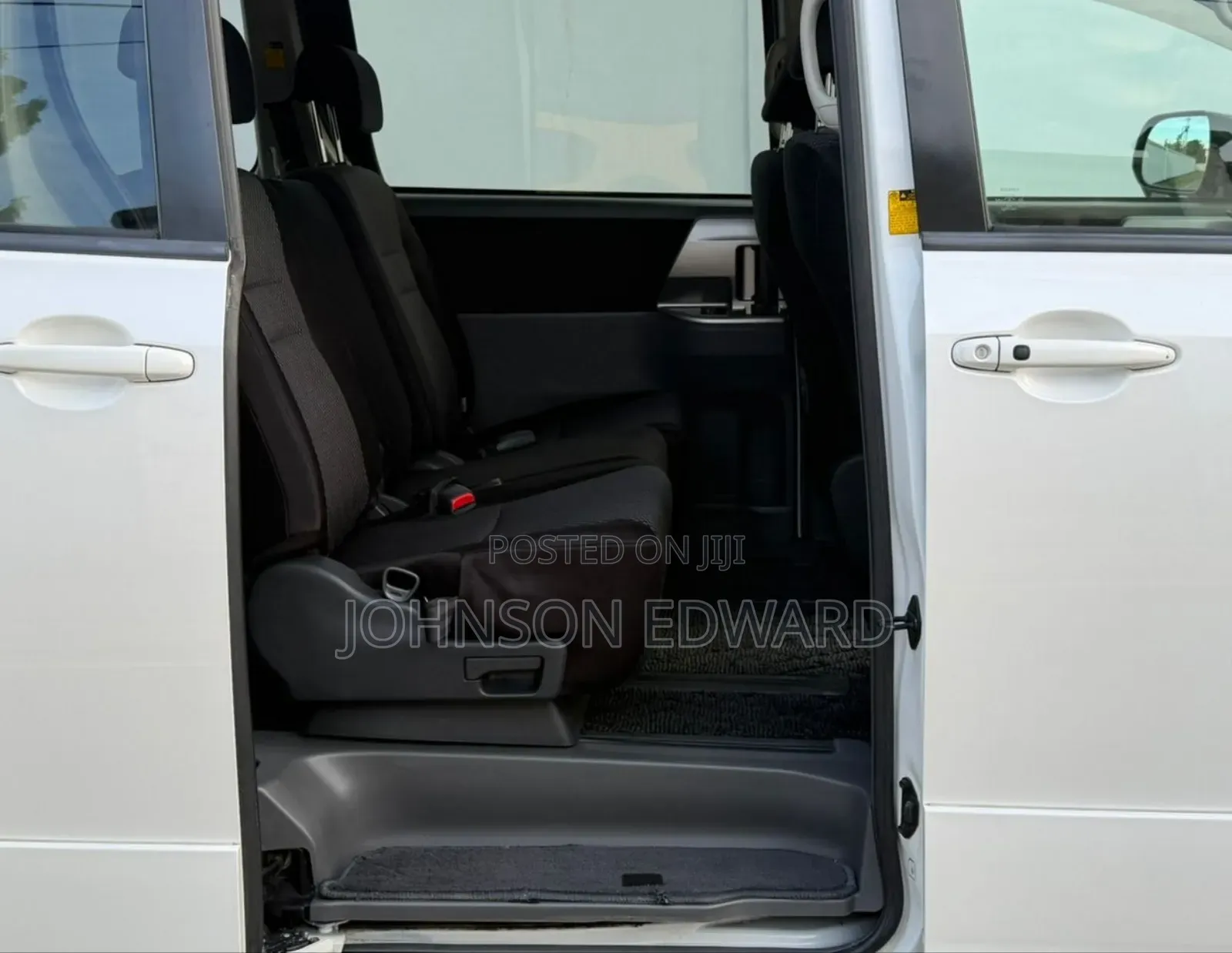 Toyota Noah 2009 White