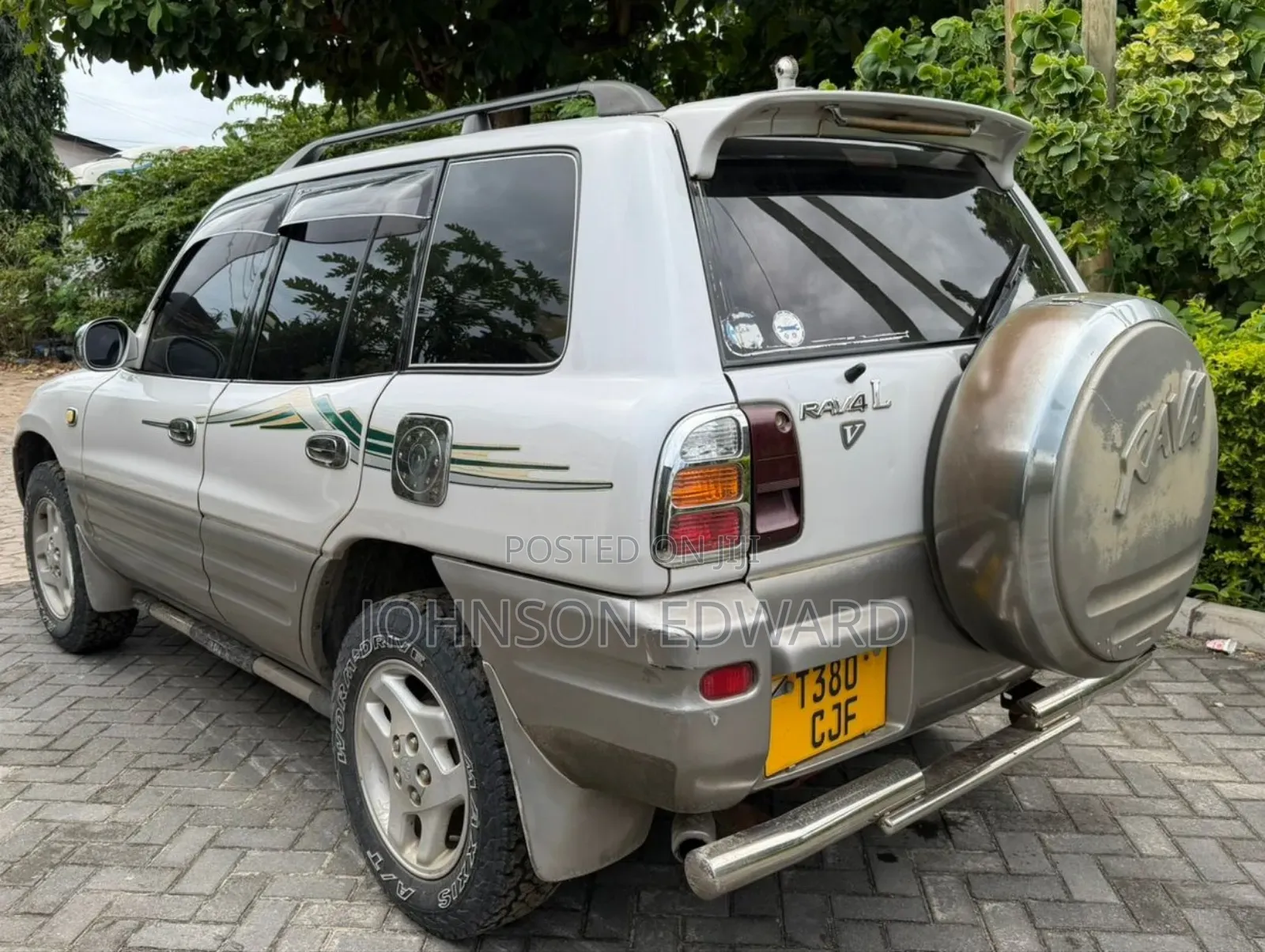 Toyota RAV4 Automatic 2000 White