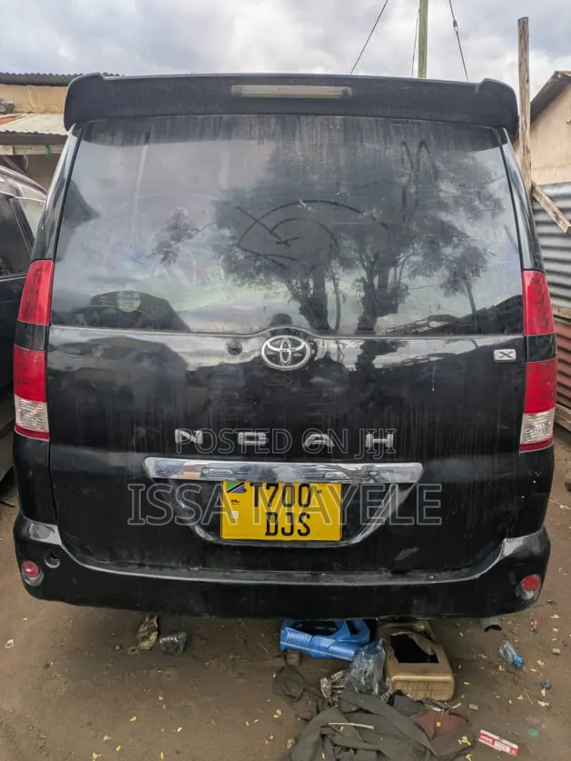 Toyota Noah 2005 Black