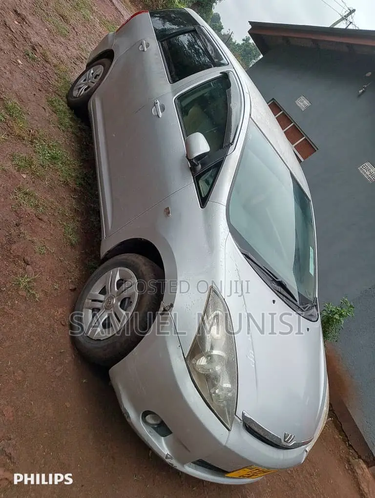 Toyota Wish 2005 Silver