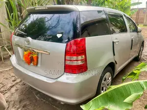 Toyota Wish 2005 Silver