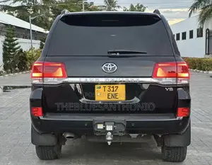 Toyota Land Cruiser 2022 Black