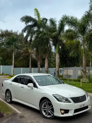 Toyota Crown 2010 White
