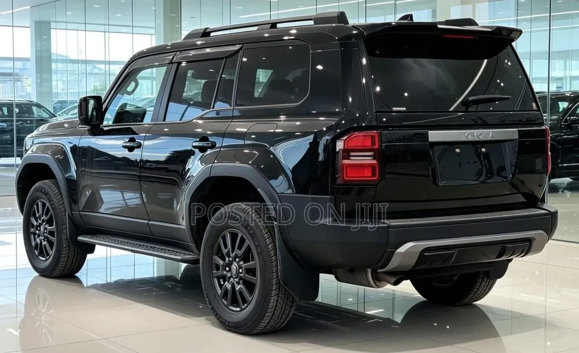 Toyota Land Cruiser Prado 2022 Black