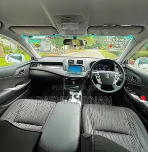 Toyota Crown 2010 Pearl