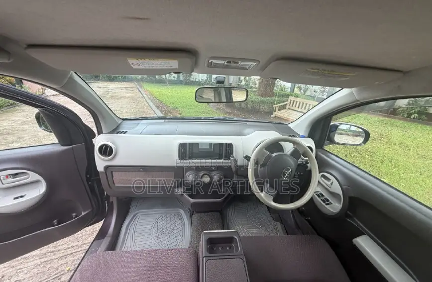 Toyota Passo 1.3 FWD 2010 Burgundy