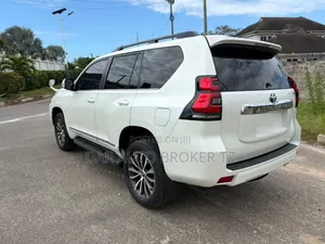 Toyota Land Cruiser Prado 2018 White