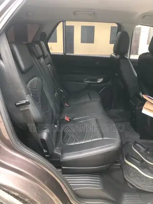 Ford Everest 2023 Gray