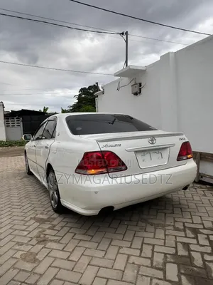 Toyota Crown 2004 Off white
