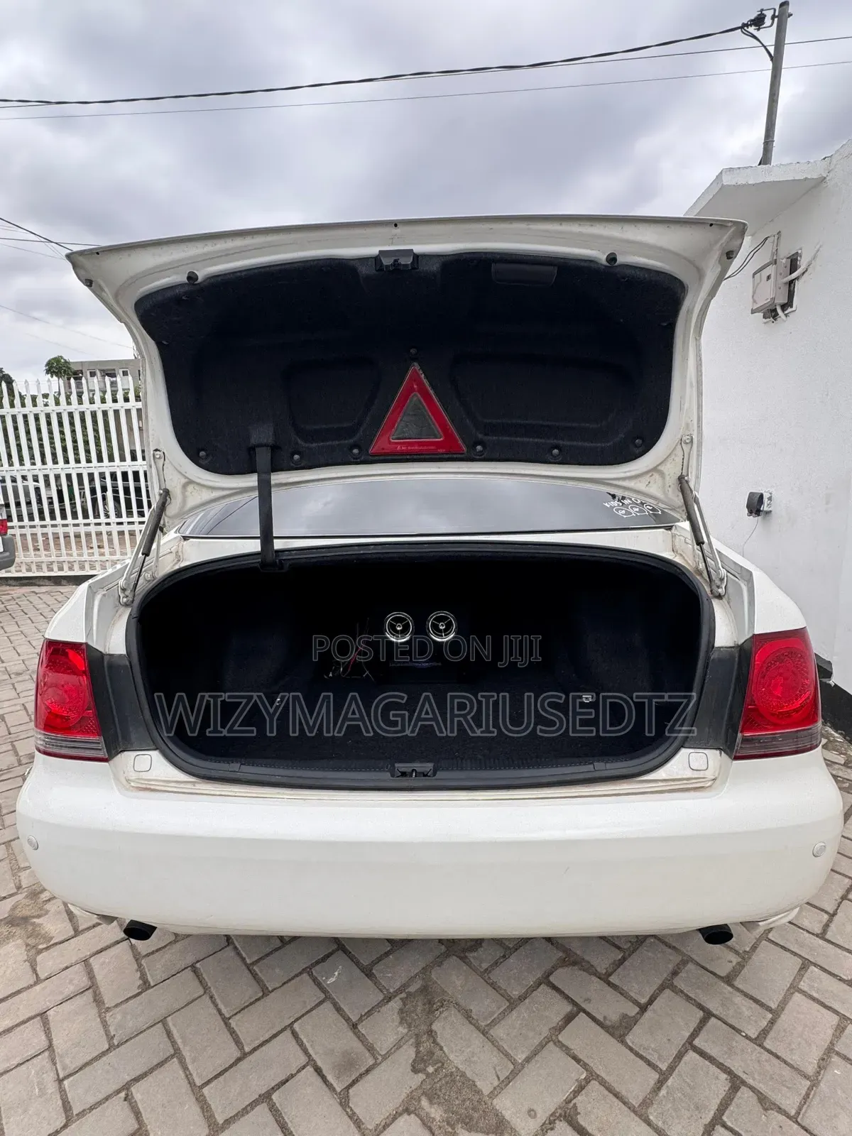 Toyota Crown 2004 Off white