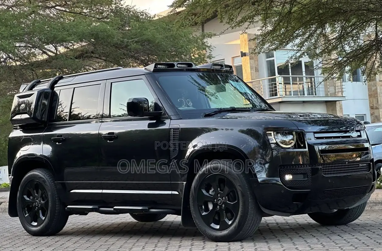 Land Rover Defender 2023 Black