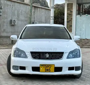 Toyota Crown 2006 White