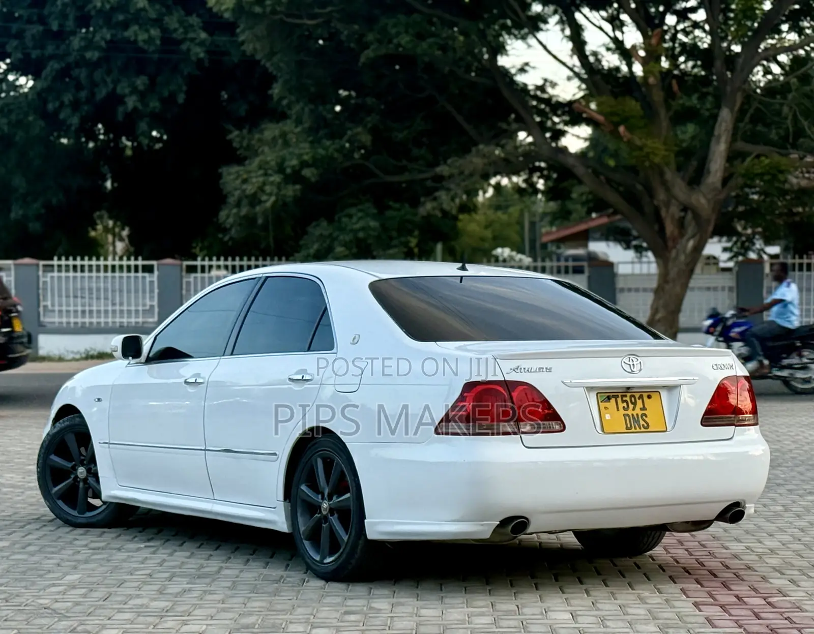 Toyota Crown 2006 White