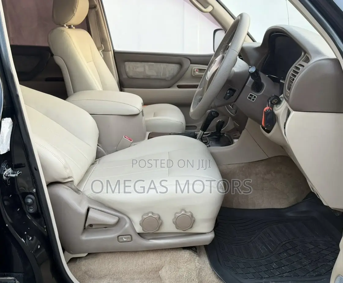 Toyota Land Cruiser 2000 Black