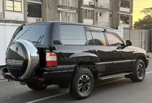 Toyota Land Cruiser 2000 Black
