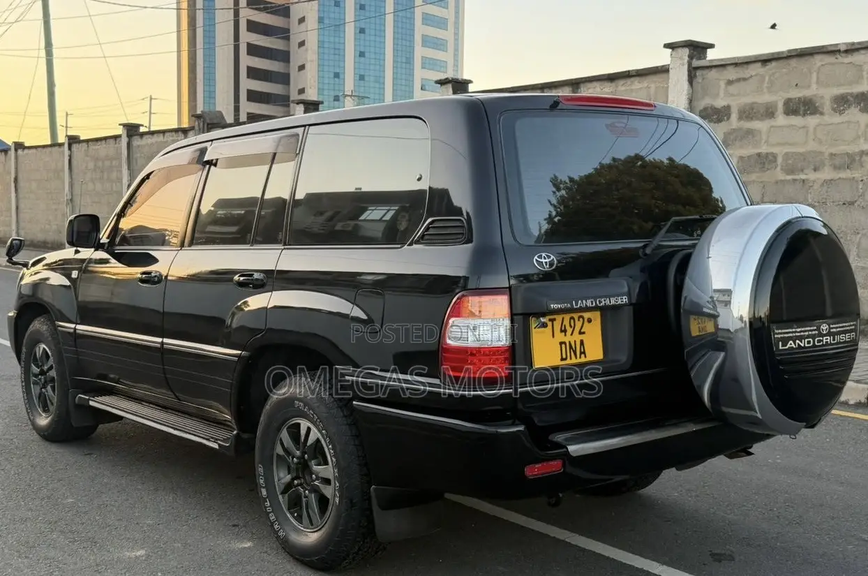Toyota Land Cruiser 2000 Black