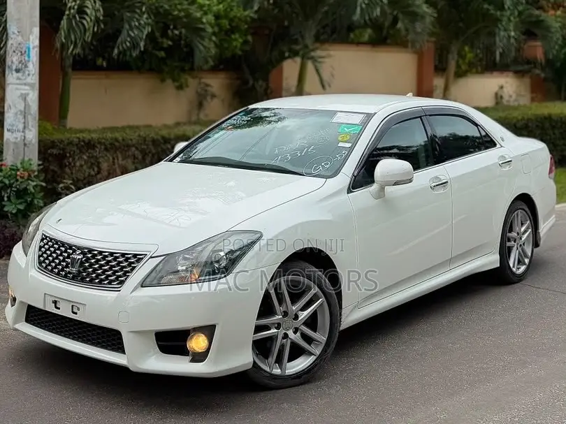 Toyota Crown 2010 White