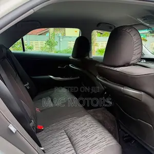 Toyota Crown 2010 White