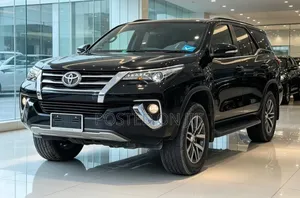 Toyota Fortuner 2018 Black