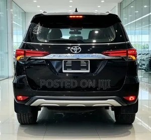 Toyota Fortuner 2018 Black