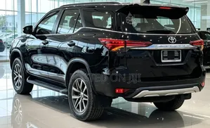 Toyota Fortuner 2018 Black