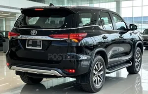 Toyota Fortuner 2018 Black