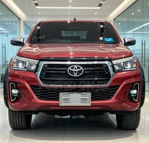 Toyota Hilux 2021 Maroon