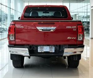Toyota Hilux 2021 Maroon