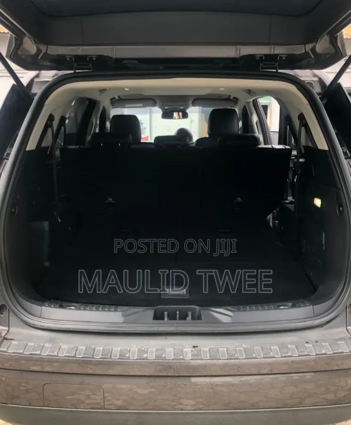 Ford Everest 2023 Gray