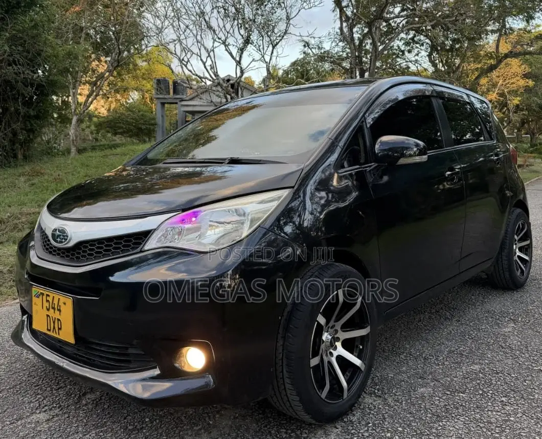 Toyota Ractis 1.5 AWD 2012 Black