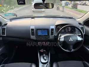 Mitsubishi Outlander 2011 Black