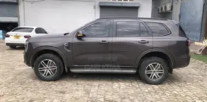 Ford Everest 2023 Black