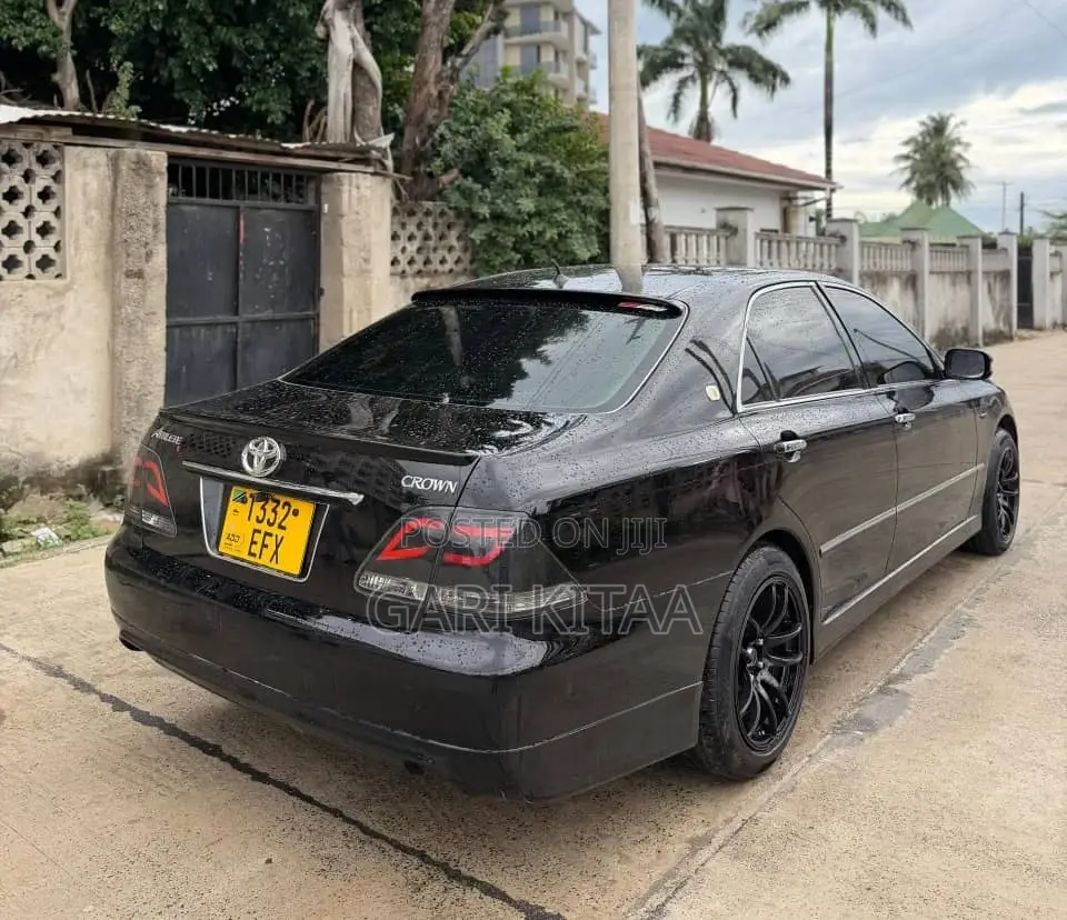 Toyota Crown 2006 Black