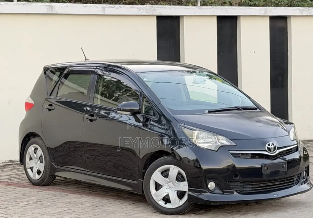 Toyota Ractis 2012 Black