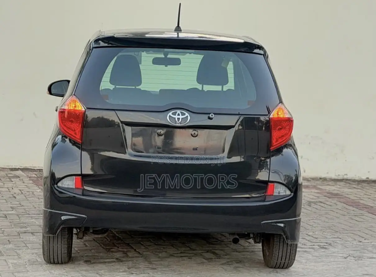 Toyota Ractis 2012 Black