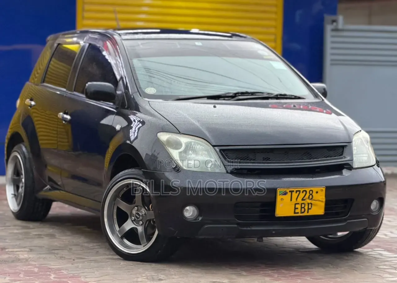 Toyota IST 2004 Black