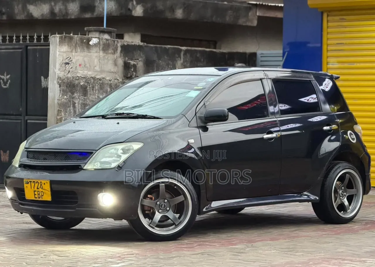 Toyota IST 2004 Black