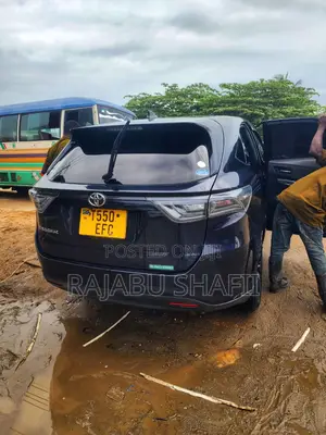 Toyota Harrier 2.0 2014 Black