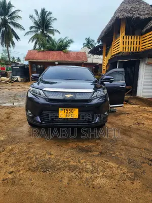 Toyota Harrier 2.0 2014 Black