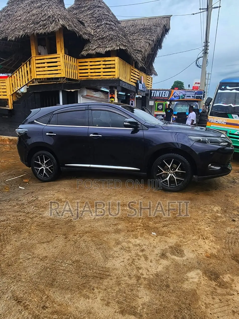 Toyota Harrier 2.0 2014 Black