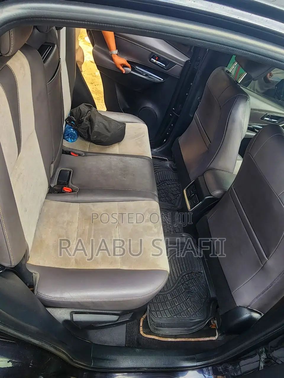Toyota Harrier 2.0 2014 Black
