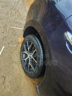 Toyota Harrier 2.0 2014 Black