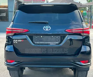 Toyota Fortuner 2023 Gray