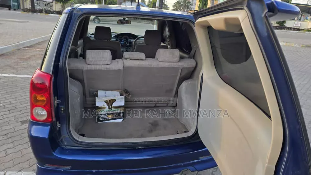 Toyota Raum 2004 Blue