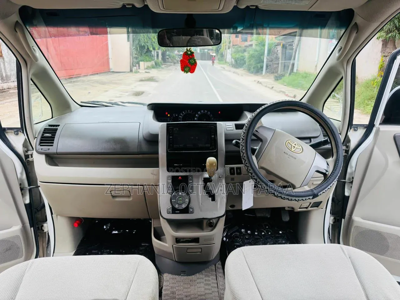 Toyota Noah 2008 White