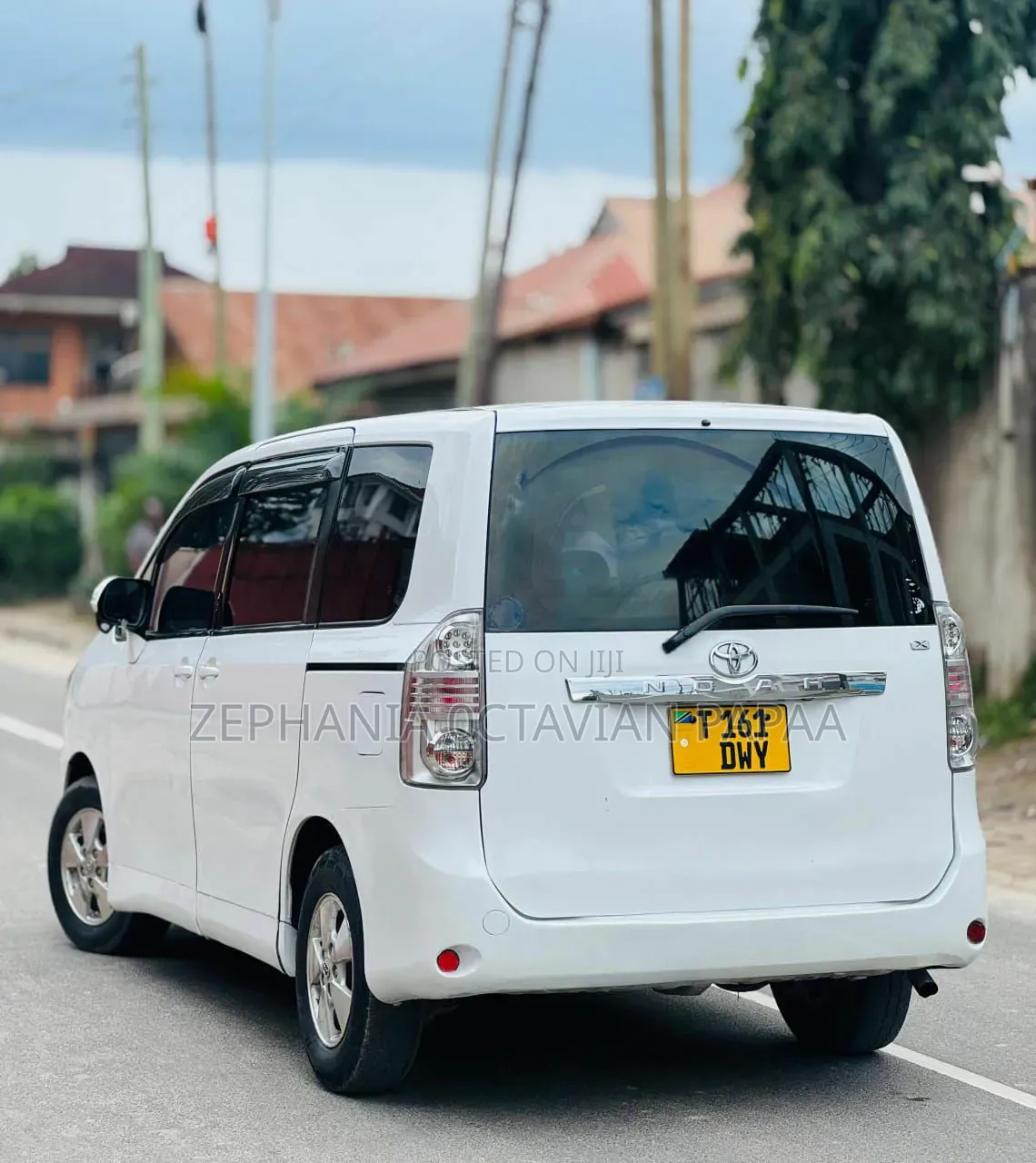 Toyota Noah 2008 White
