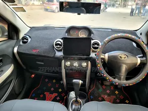 Toyota IST 2004 Silver