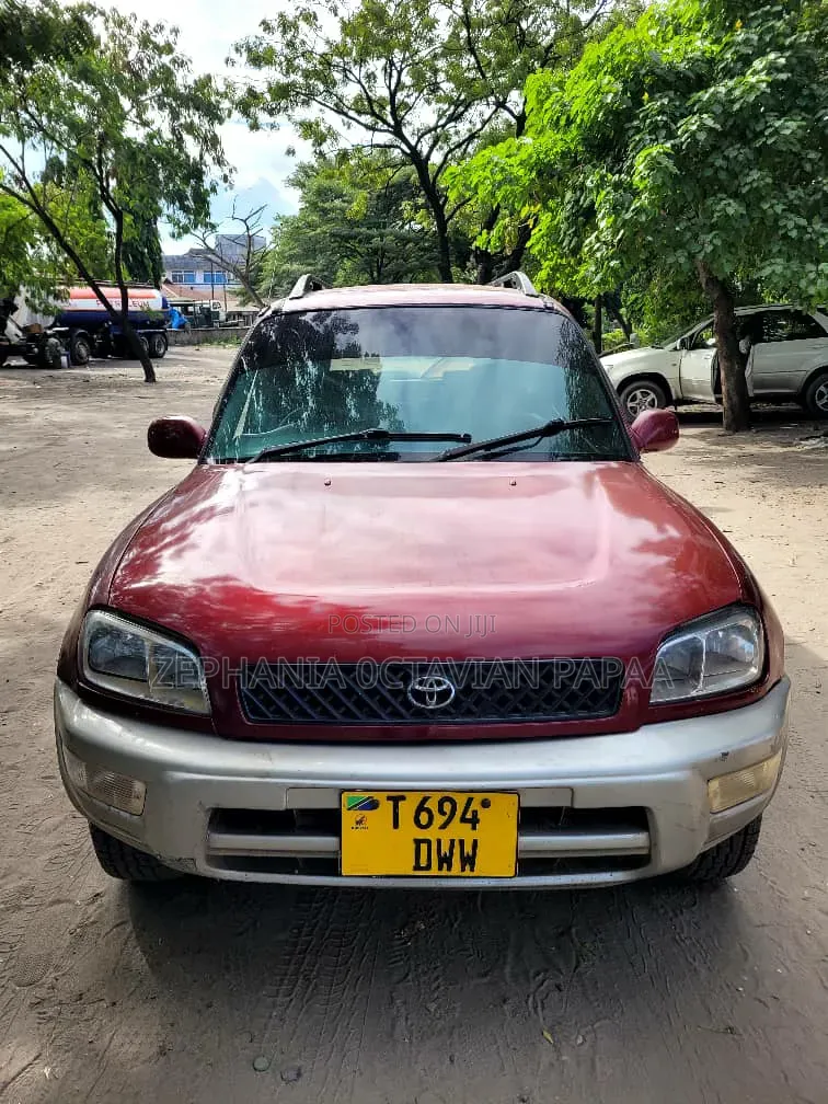 Toyota RAV4 1999 Red