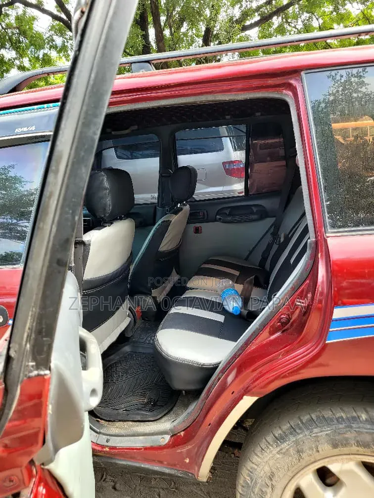 Toyota RAV4 1999 Red
