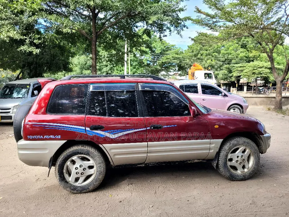 Toyota RAV4 1999 Red